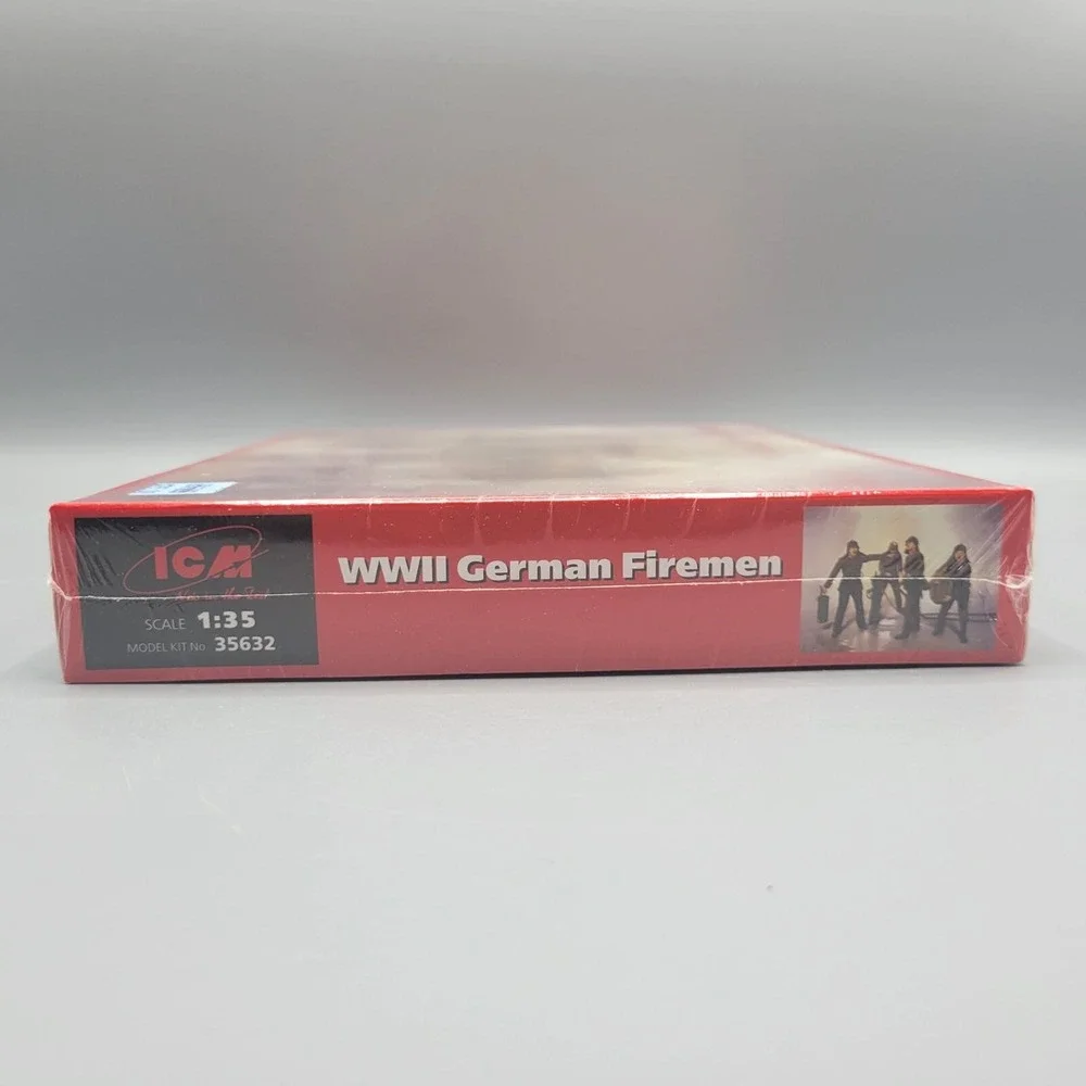 WWII German Firemen 1:35 Scale Model Kit No. 35632 ICM